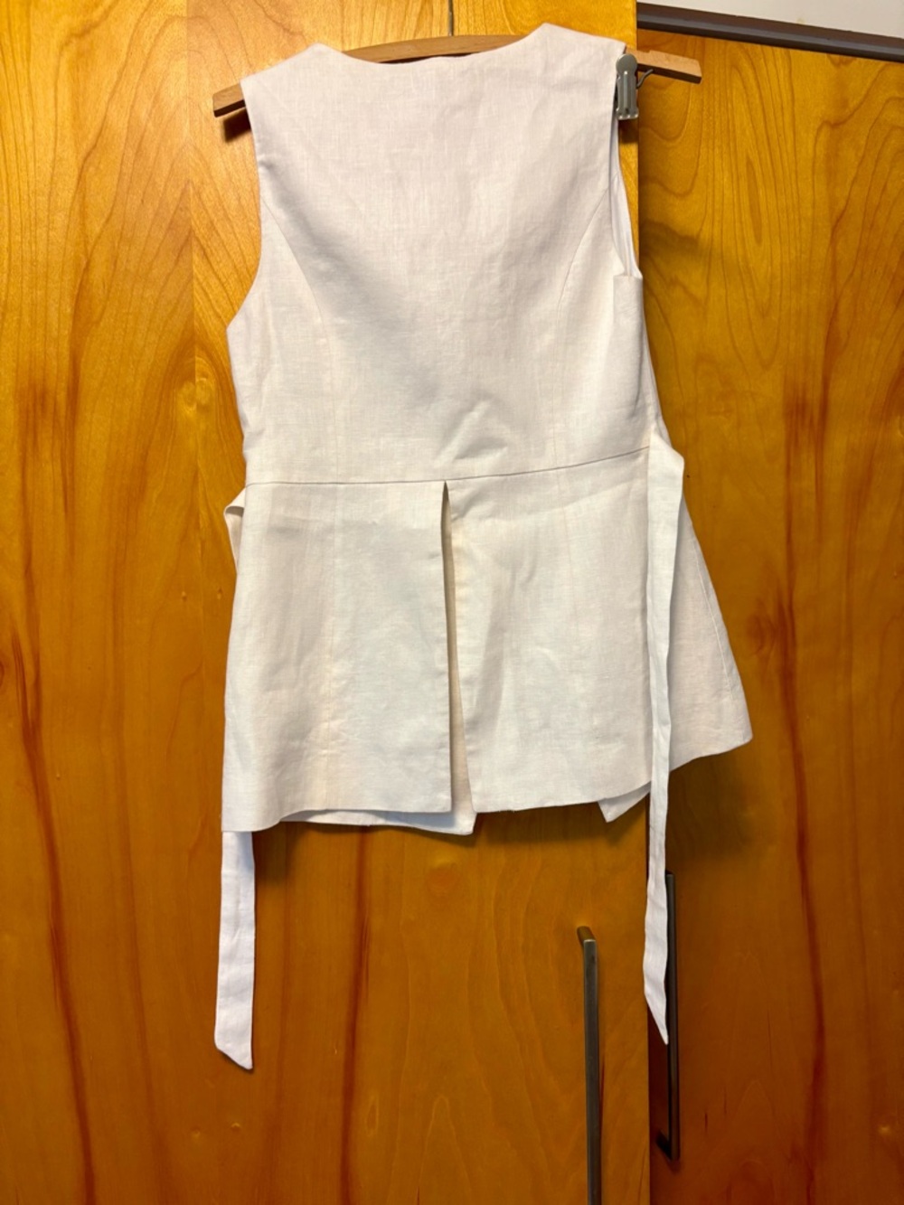 DISSH Alessia White Linen Vest Button Down Top with Belt - Picture 4 of 11